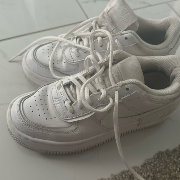 Air Force 1 - Picture 1 of 2